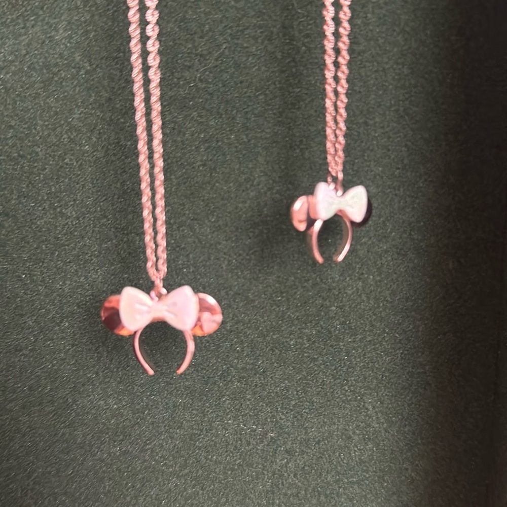 Disney necklace set